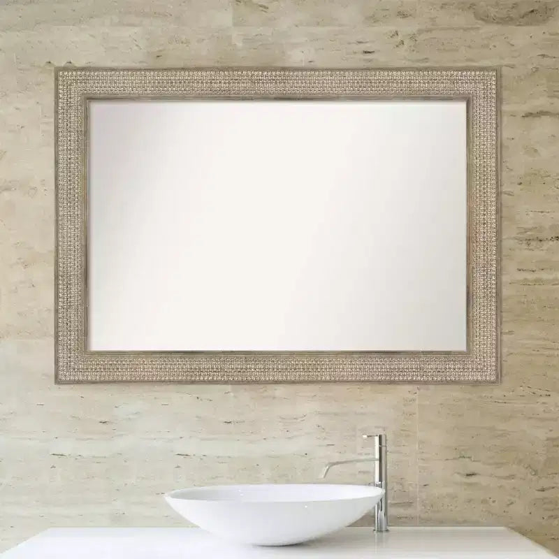 Miroir mural de salle de bain 42" x 30" en bois argenté à treillis sans biseau : Design rectangulaire moderne, quincaillerie de fixation incluse
