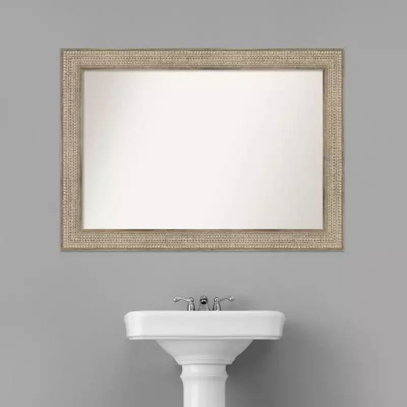 Miroir mural de salle de bain 42" x 30" en bois argenté à treillis sans biseau : Design rectangulaire moderne, quincaillerie de fixation incluse