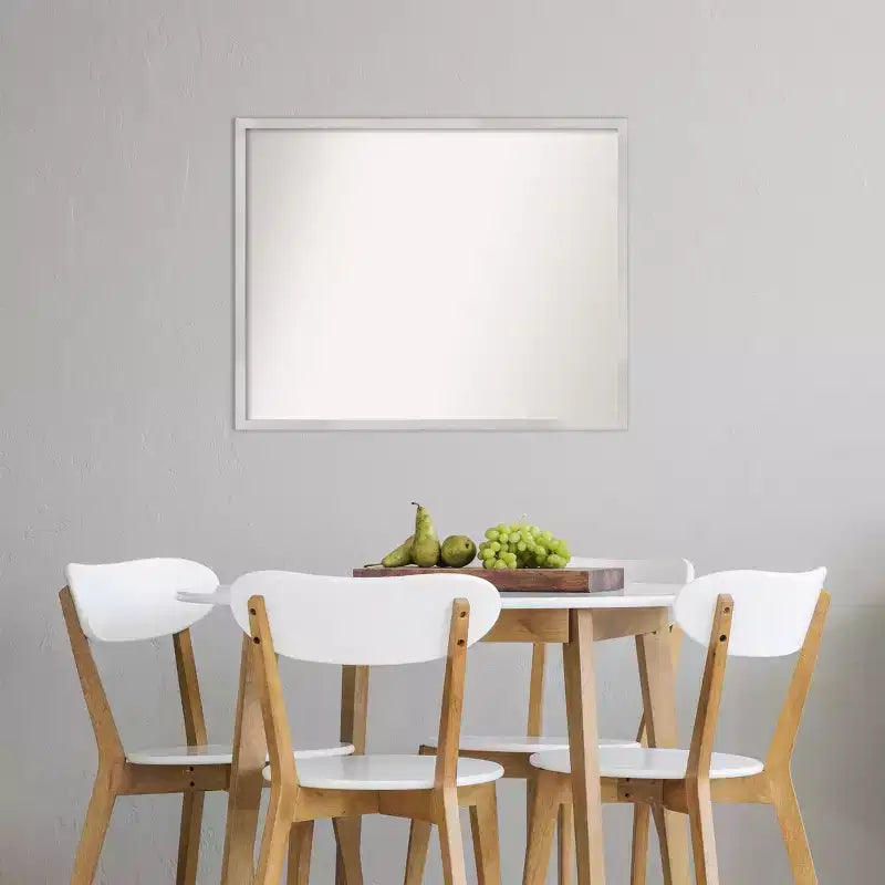 Miroir mural Svelte Silver en bois de 30 po x 24 po sans biseau : Rectangulaire moderne, facile à nettoyer, aucun assemblage requis