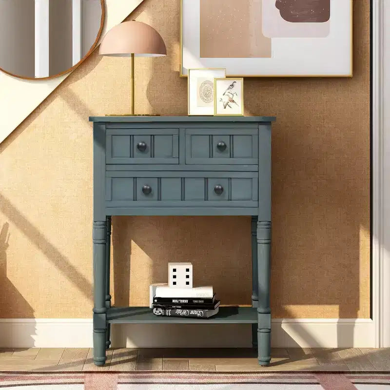 Console étroite classique avec trois tiroirs de rangement et une étagère inférieure