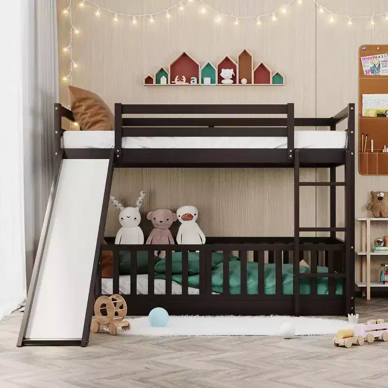 Lit superposé simple sur simple avec toboggan et échelle, garde-corps pleine longueur, cadre en bois massif