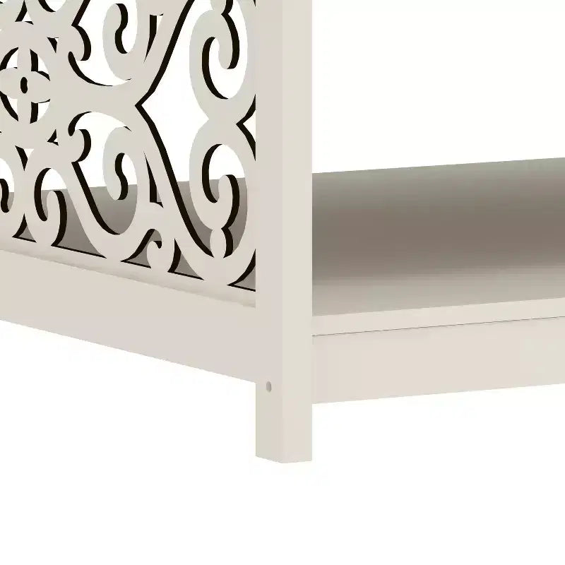 Table basse carrée avec panneaux décoratifs ajourés et étagère inférieure 34.9 L x 34.9 P x 17.1 H