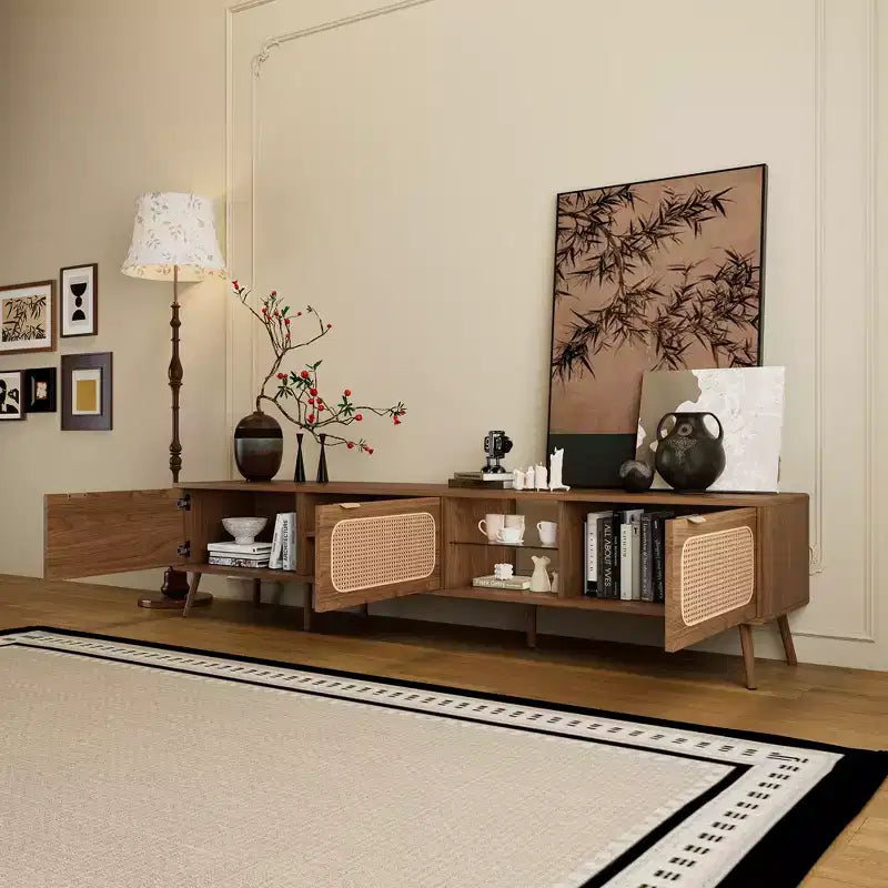 Meuble TV Mid-Century avec portes pour TV 85 pouces, Meuble de rangement TV en bois avec pieds en bois massif pour salon, Noyer