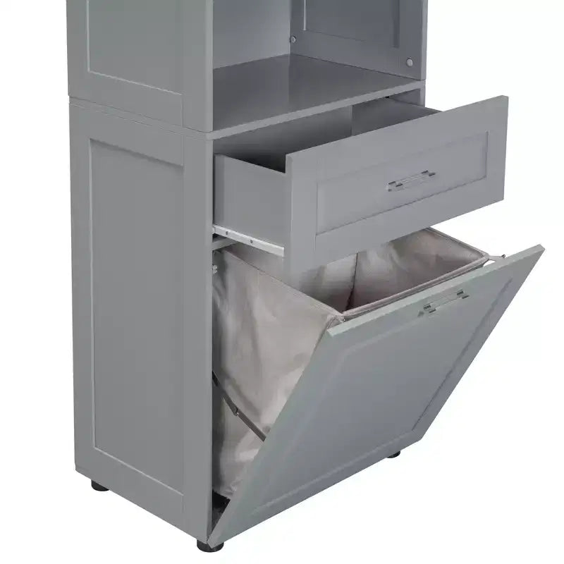 Meuble de rangement haut de salle de bain en bois moderne avec panier à linge basculant, armoire à double porte, étagères supérieures et tiroir