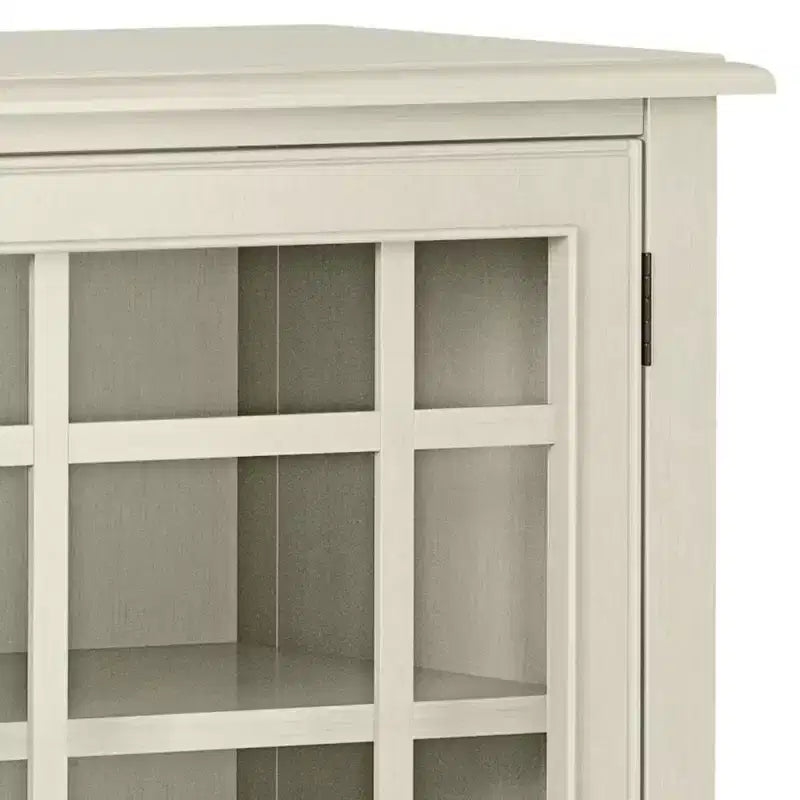 Meuble de rangement de style traditionnel, étagères réglables, portes vitrées