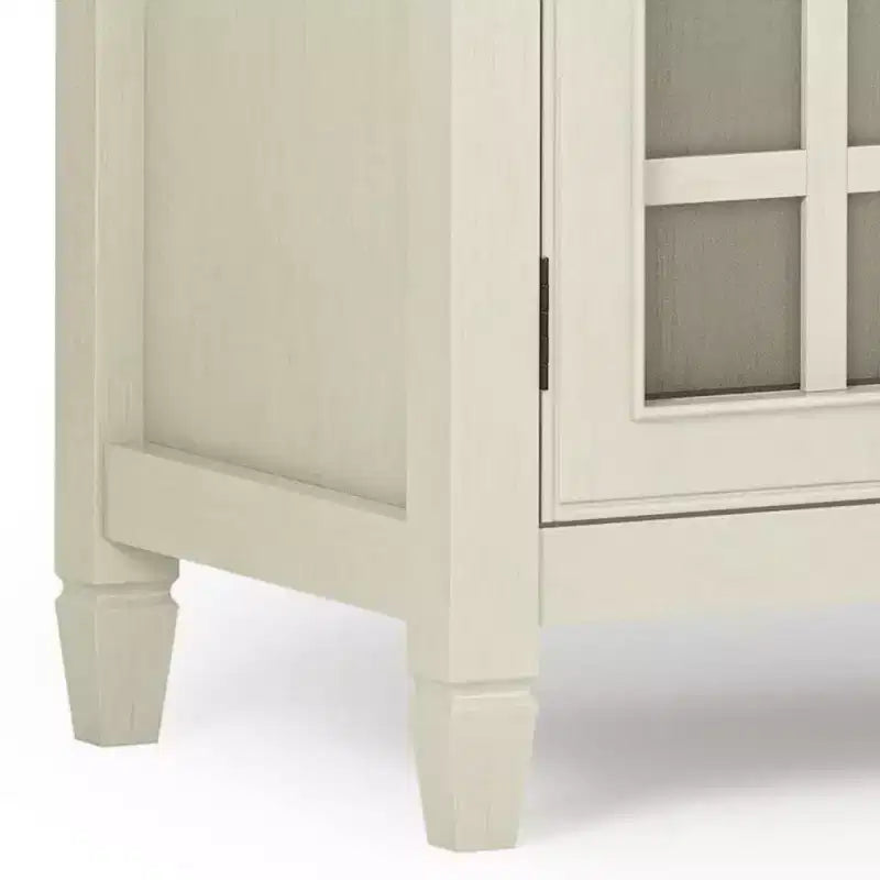 Meuble de rangement de style traditionnel, étagères réglables, portes vitrées