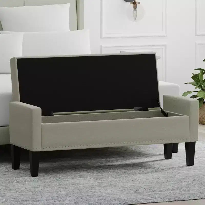 Banc de rangement capitonné avec accoudoirs tronqués