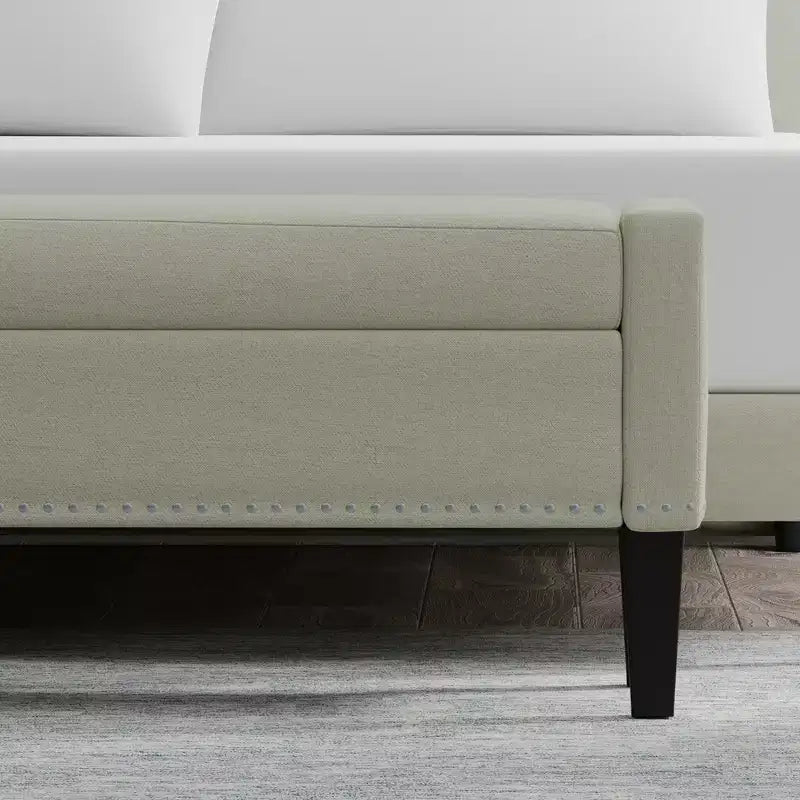 Banc de rangement capitonné avec accoudoirs tronqués