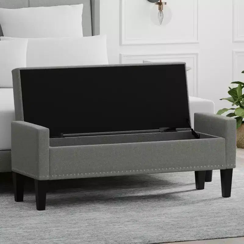 Banc de rangement capitonné avec accoudoirs tronqués