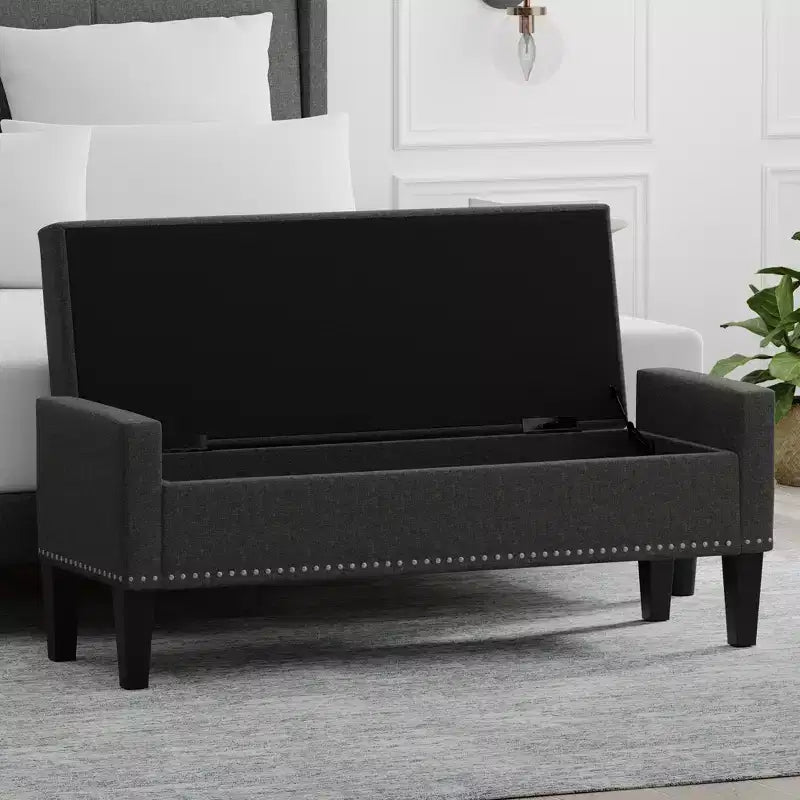 Banc de rangement capitonné avec accoudoirs tronqués