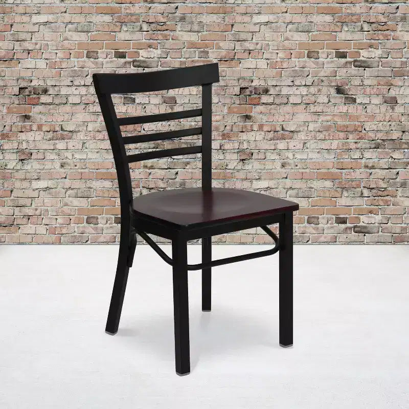 Chaise de restaurant en métal à dossier échelle trois barreaux