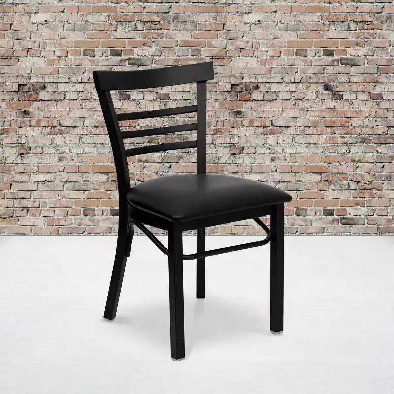 Chaise de restaurant en métal à dossier échelle trois barreaux